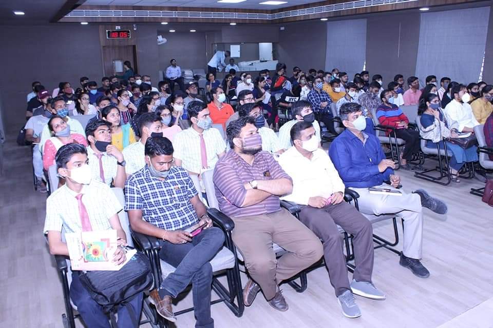 SGCCI and iHub jointly organized a seminar on 'Innovation Hackathon for Startups'