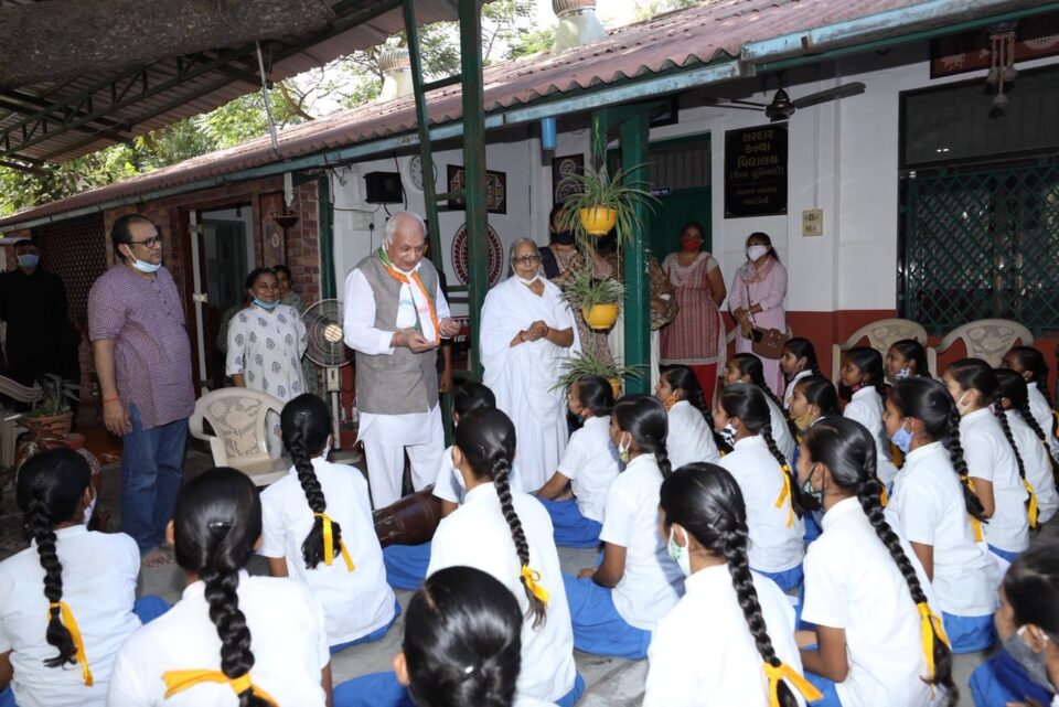 Governor of Kerala Arif Mohammad Khan visited Bardoli Swaraj Ashram