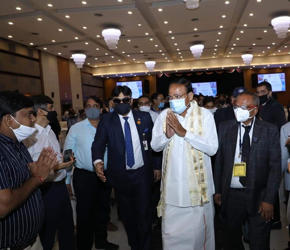Vice President Venkaiah Naidu interacting with industrial and business groups of South Gujarat at Surat