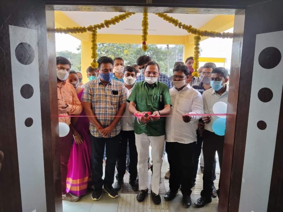 Olpad MLA Mukeshbhai Patel inaugurates newly constructed Primary Health Center at Kim at a cost of Rs. 1.10 crore