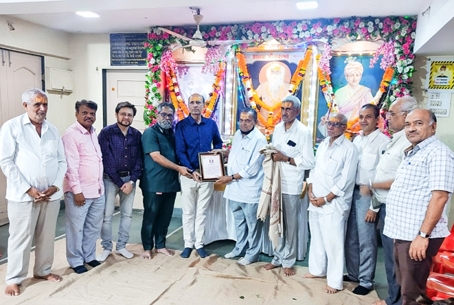 Social Worker Kiritbhai Chavda honored by Shri Desai Sai-Sutar Gyanti Mandal Mumbai