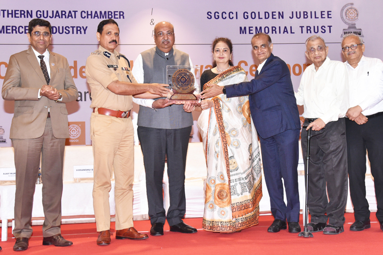 Nilesh Mandlewala, founder of Donate Life, who has inspired the movement of organ donation in Gujarat, has been honored with the “Lifetime Achievement” Award by SGCCI Golden Jubilee Memorial Trust.