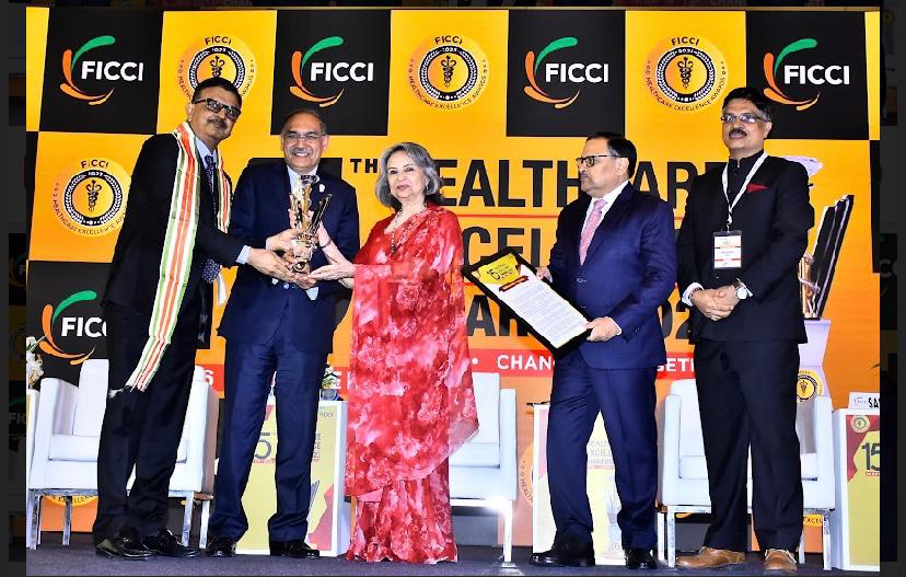 Dr. Vikram Shah of Shalby Hospitals receives the ‘Healthcare Personality of the Year Award 2023’